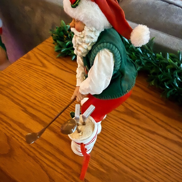Golfing Santa Clothtique style - Picture 2 of 6